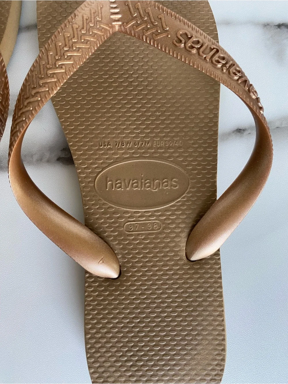 havaianas womens size 7/8 tan gold flip flop sandals